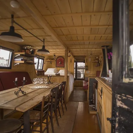 Botel Loire Valley Concept