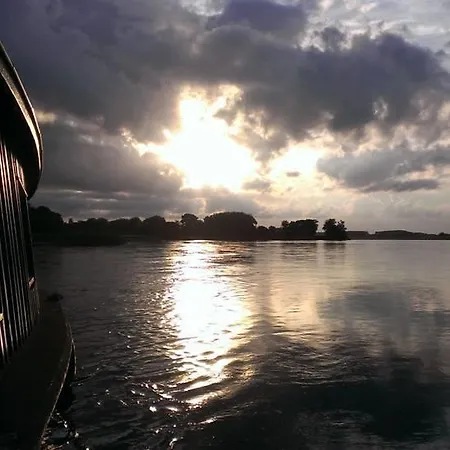 Loire Valley Concept Botel *